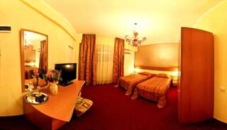 Отель Hotel Andre´s Крайова Улучшенный двухместный номер с 1 кроватью или 2 отдельными кроватями-3